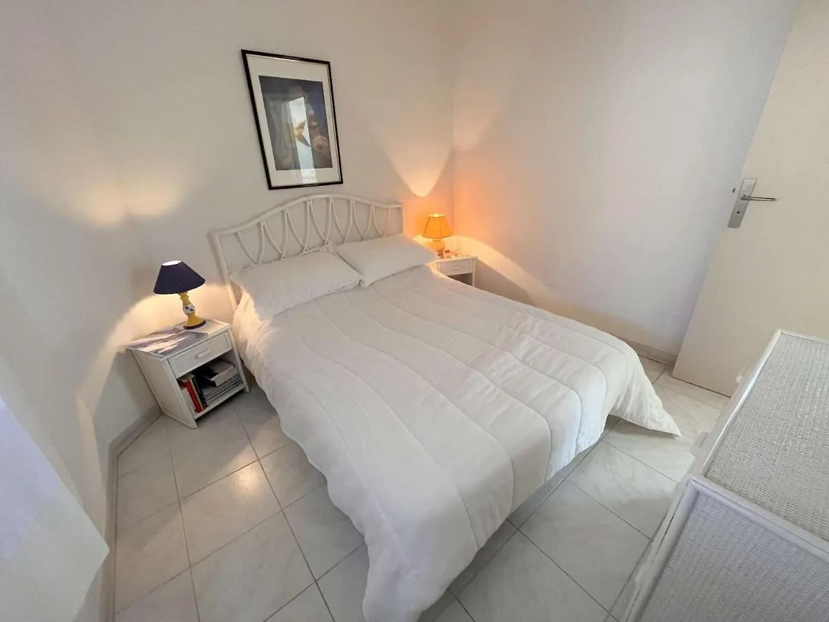 Charmant T2 Avec Terrasse A 200M Des Plages - Cavalaire-Sur-Mer - Fr-1-226B-139 Γαλλία
