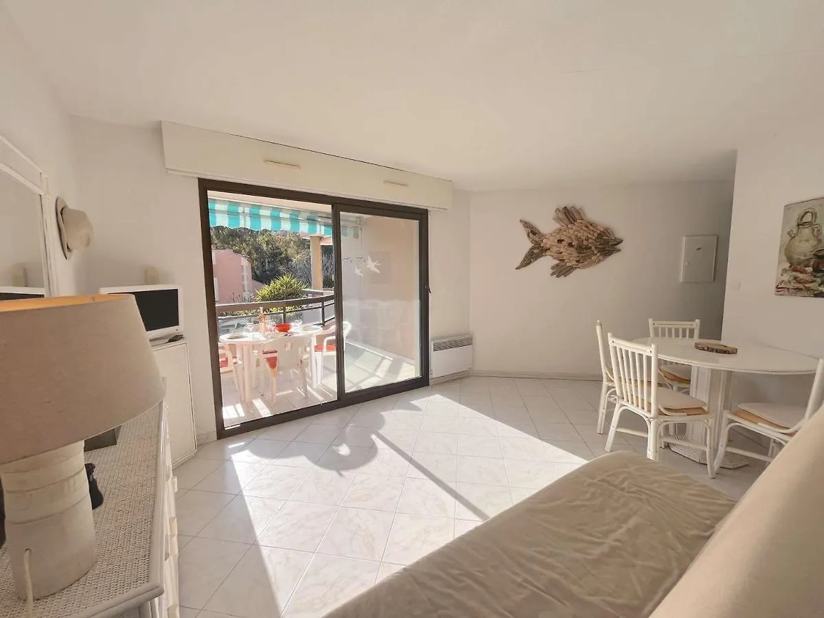 Charmant T2 Avec Terrasse A 200M Des Plages - Cavalaire-Sur-Mer - Fr-1-226B-139 0*,